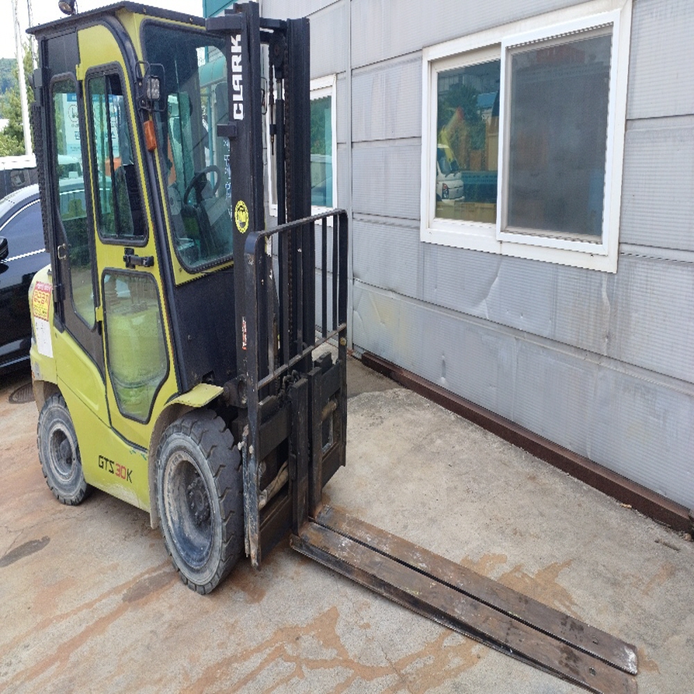 클라크 3톤 디젤 지게차 좌식, GTS30KD, 2019년식