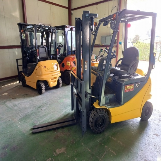 고마츠 1.5톤 좌식 전동 지게차 FB15-12, 2단 마스트 3M인상 사이드쉬프트 장착 2011년 5월 장비, 2018년 배터리