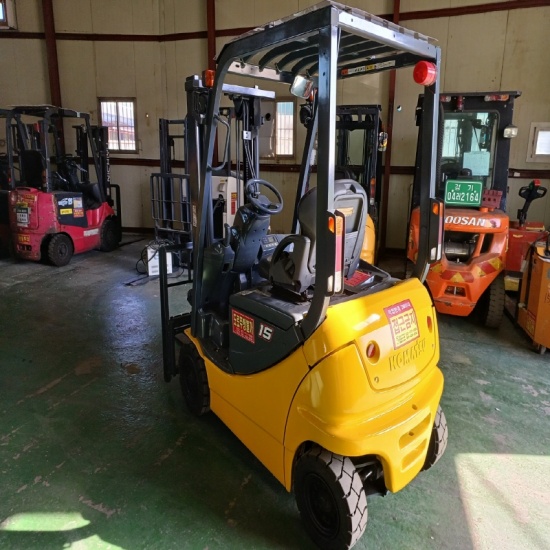 고마츠 1.5톤 좌식 전동 지게차 FB15-12, 2단 마스트 3M인상 사이드쉬프트 장착 2011년 5월 장비, 2018년 배터리