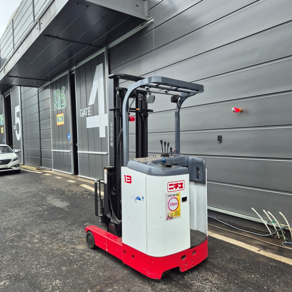니찌유 1.3톤 전동 지게차 입식 ２단 4M