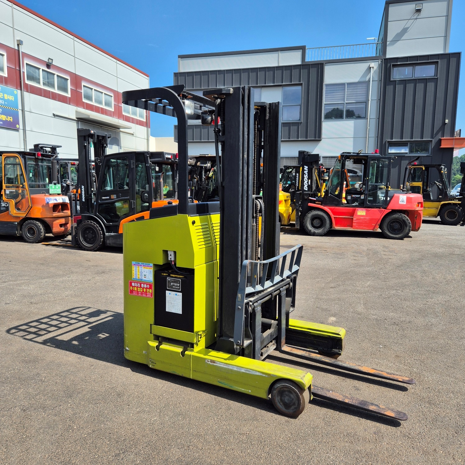 클라크 1.5톤 전동 입식 지게차